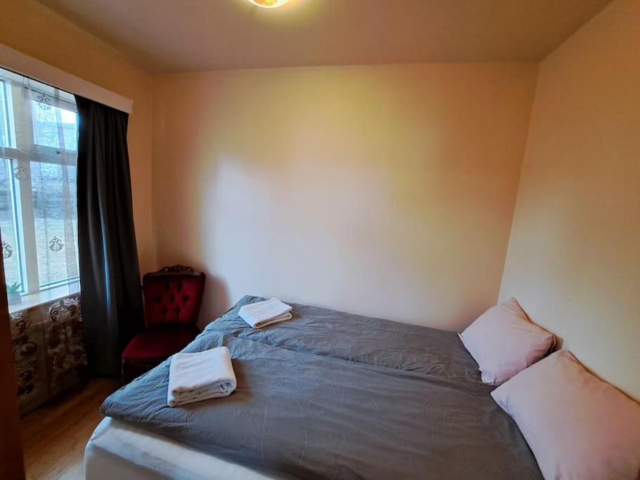 Spacious Apartment -Top Location Akureyri Bagian luar foto